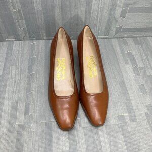 Salvatore Ferragamo Vara Shoes Womens Shoes 6.5 Brown